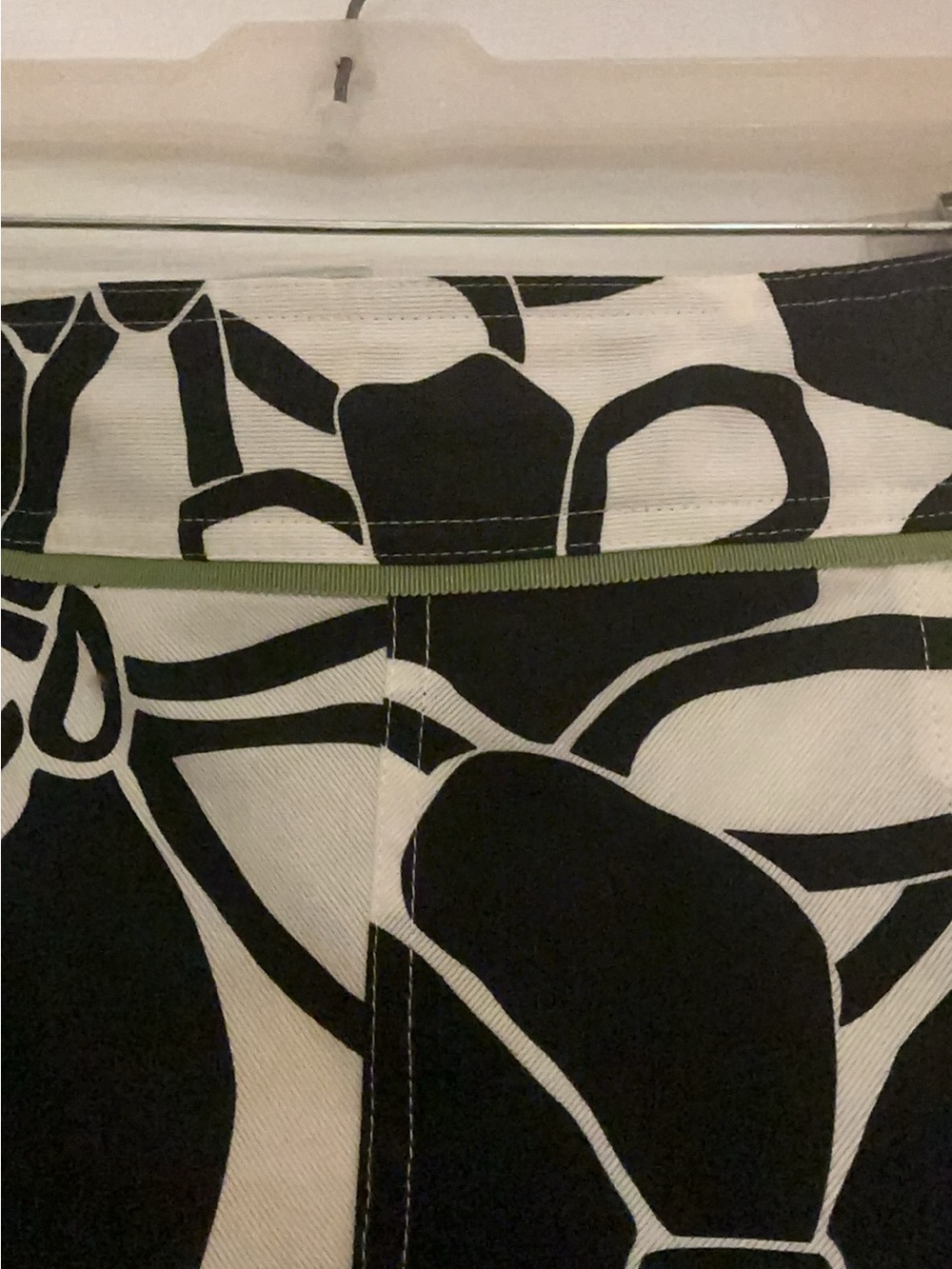 Ann Taylor Black and White Abstract Floral Skirt - Picture 2 of 3
